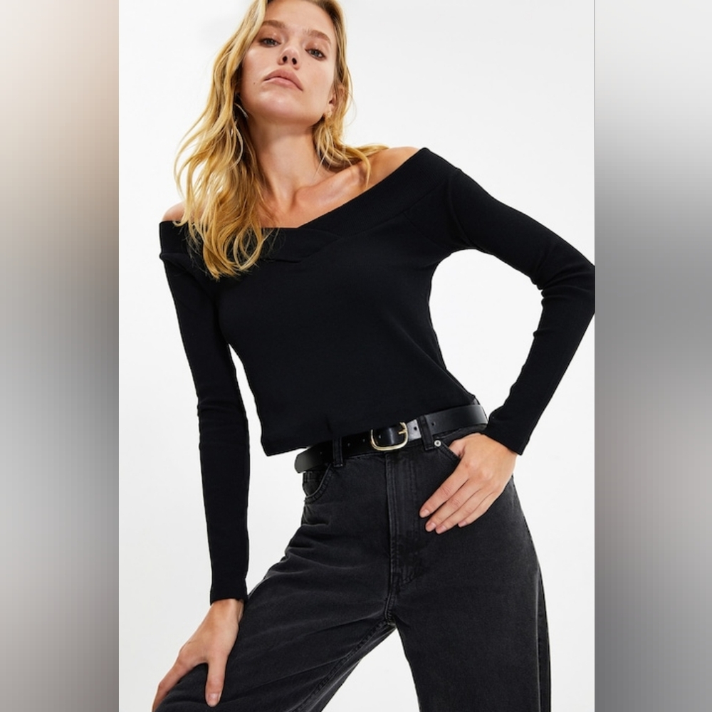 Ribbed, Cropped, Off The Shoulder, Long Sleeve Top, NWT